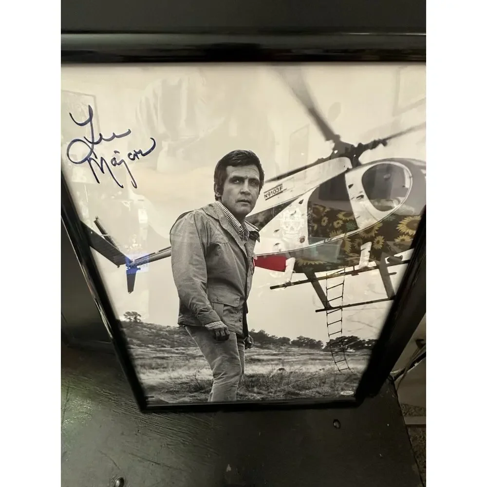 Lee Majors Signed Photo Lot of 3 Six Million Dollar Man JSA Authenticated